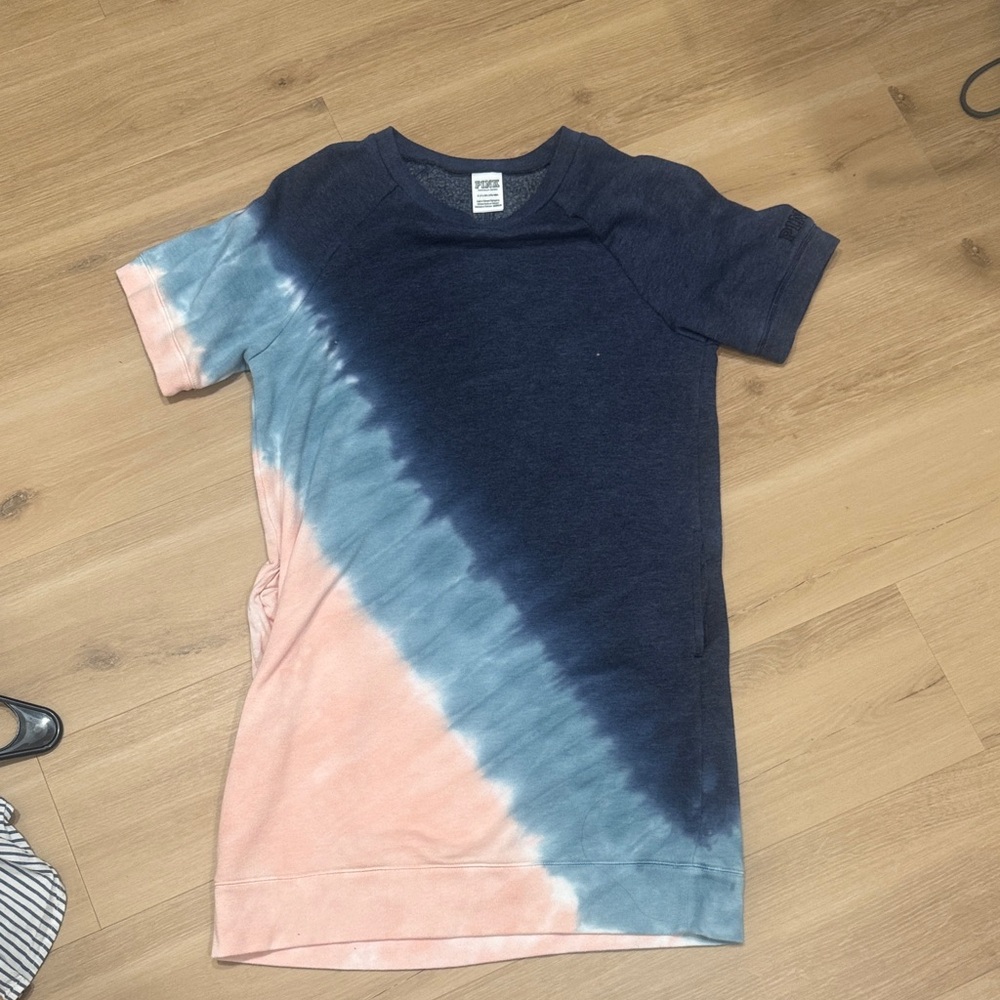 PINK Victoria's Secret Navy and Peach Tie-Dye Tee